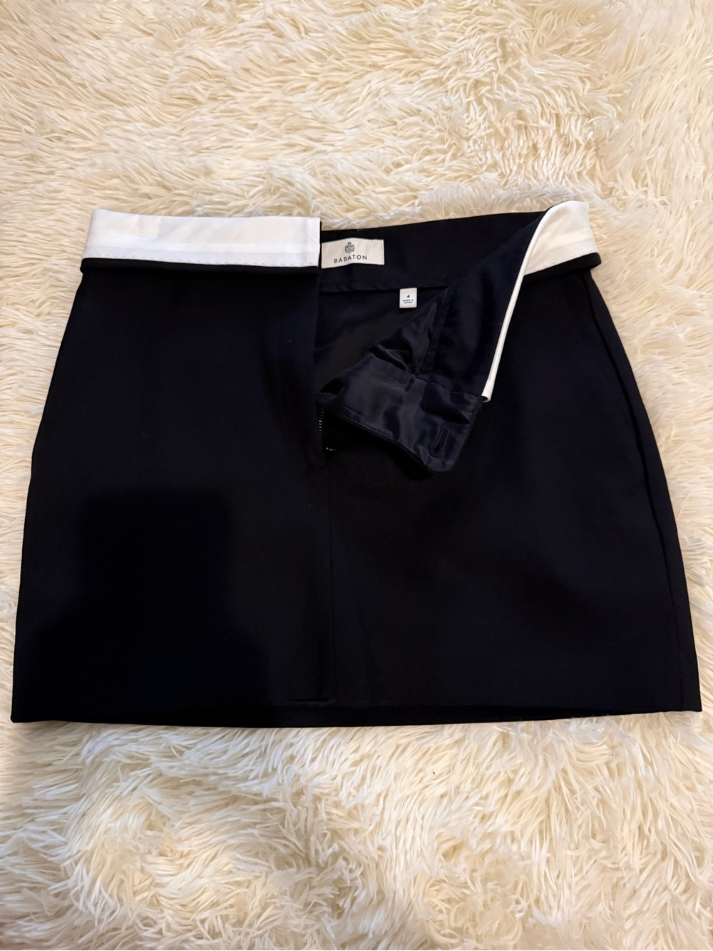 Aritzia Babaton bureau skirt